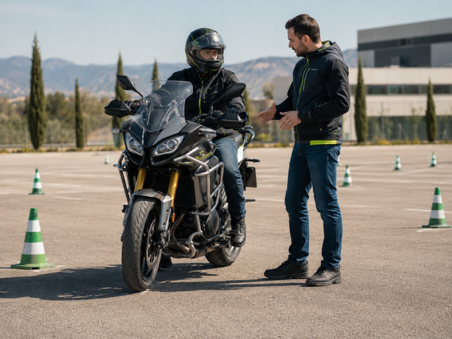 Imagen orientativa de moto grande para permiso A.